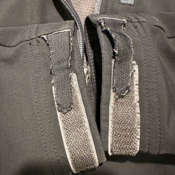 LL Bean Softshell Jacket - Picture 2 of 7